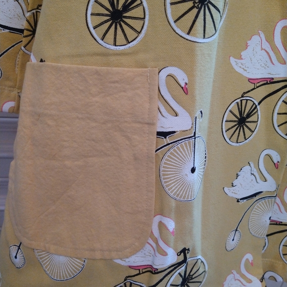 Love Dove by Grace Swing Jacket Yellow Swans on Bikes Size M 100% cotton NWT - Picture 4 of 11